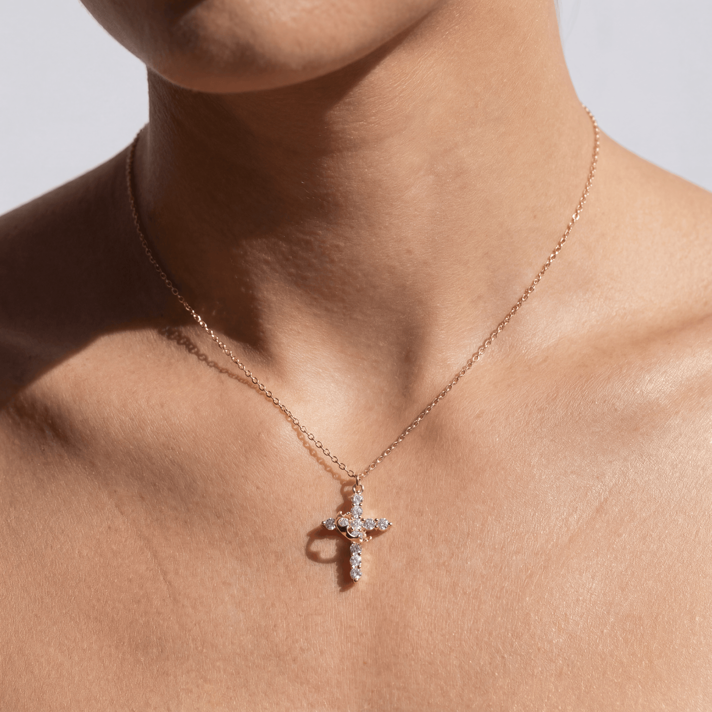 COLLIER CROIX ET COURONNE